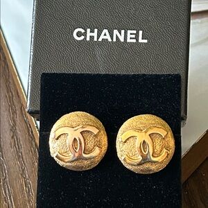 CHANEL Vintage Button Gold Iconic CC Clip On Earrings
